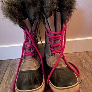 Sorel Joan Of Arctic Boot (last photo is a stock photo)
